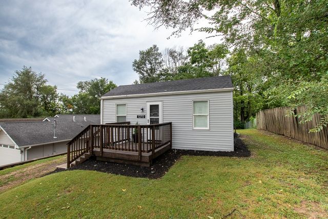 1270 E 36th Court, Des Moines, IA 50317
