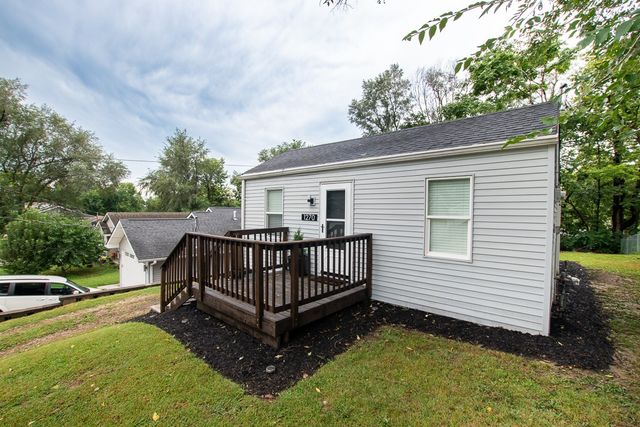 1270 E 36th Court, Des Moines, IA 50317