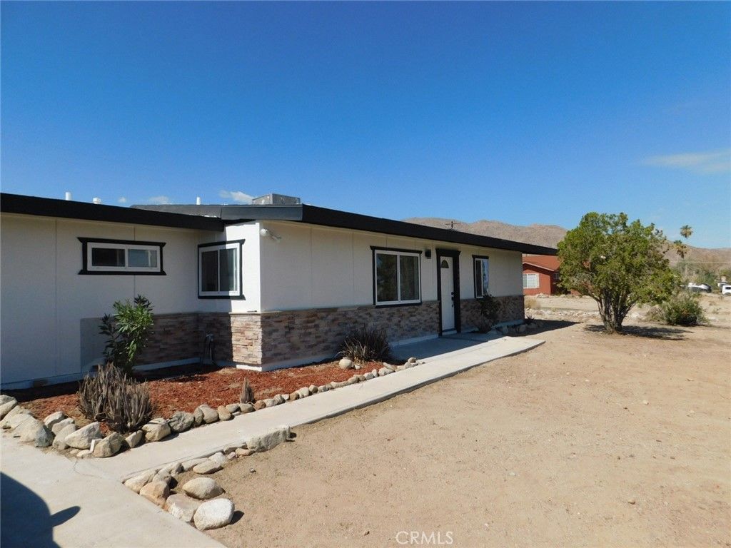 Image 2 of property listing at 74813 Sunrise, 29 Palms, CA 92277