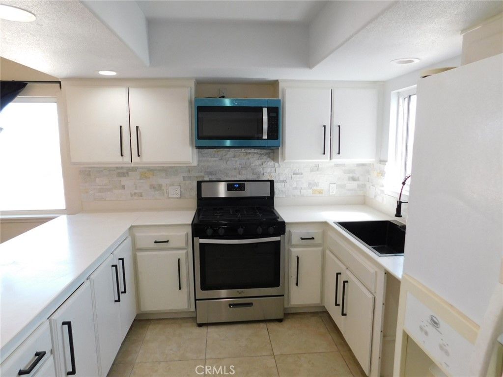 Image 3 of property listing at 74813 Sunrise, 29 Palms, CA 92277