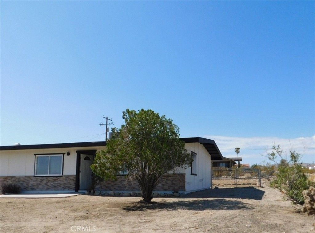 Image 9 of property listing at 74813 Sunrise, 29 Palms, CA 92277