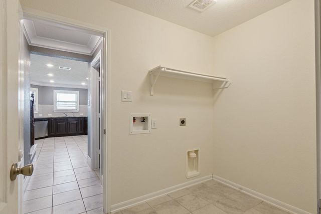 13067 Mills Creek Meadow Drive, Houston, TX 77070