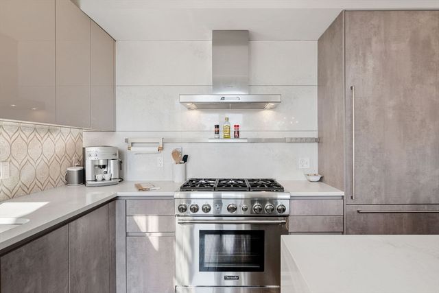 928 E Broadway 9, Boston, MA 02127