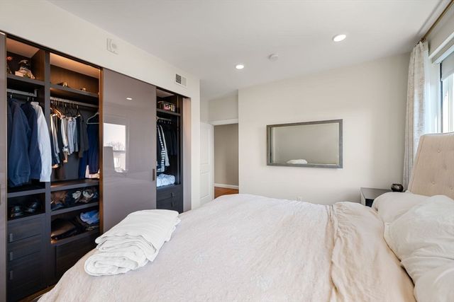 928 E Broadway 9, Boston, MA 02127