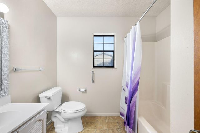 661 S College Street, La Grange, TX 78945