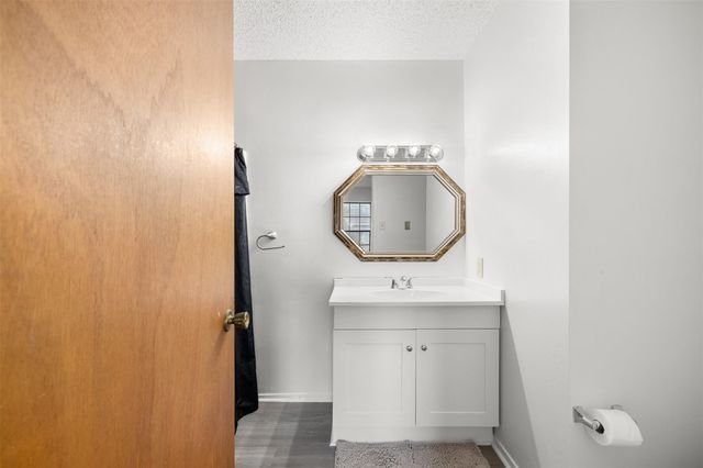 661 S College Street, La Grange, TX 78945