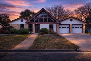 661 S College Street, La Grange, TX 78945