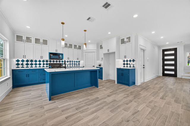 3168 Golfcrest, Houston, TX 77087
