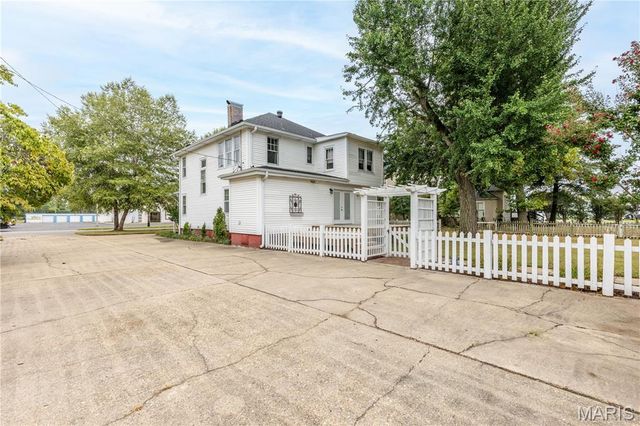 511 S Kingshighway Street, Sikeston, MO 63801