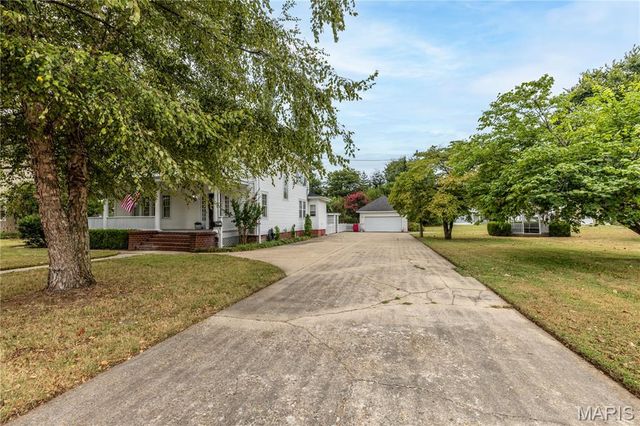 511 S Kingshighway Street, Sikeston, MO 63801