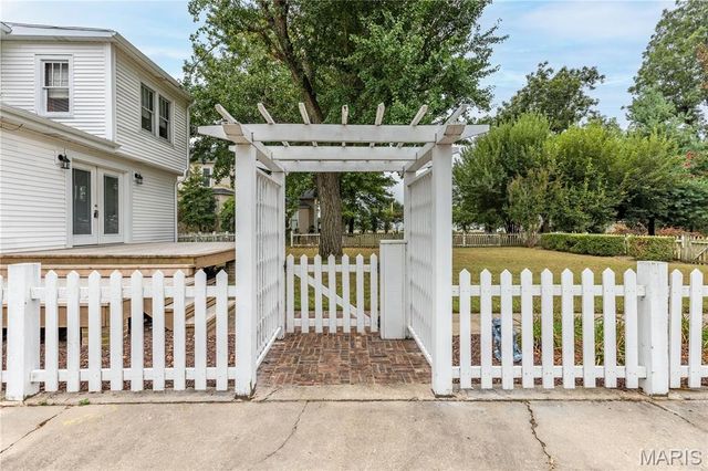 511 S Kingshighway Street, Sikeston, MO 63801