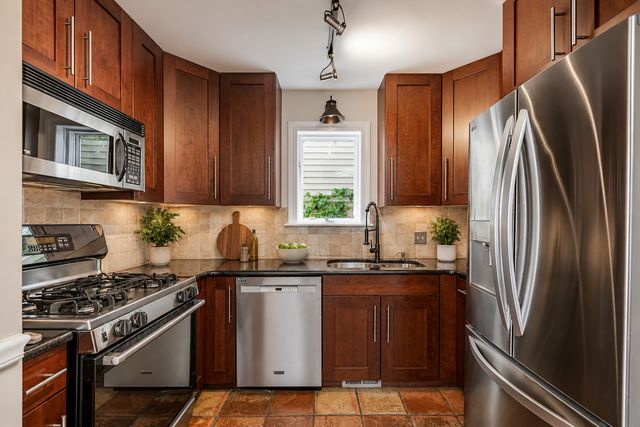 3413 S Indiana Avenue, Chicago, IL 60616