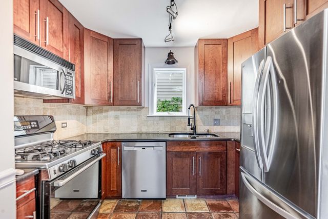 3413 S Indiana Avenue, Chicago, IL 60616