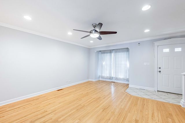 3413 S Indiana Avenue, Chicago, IL 60616