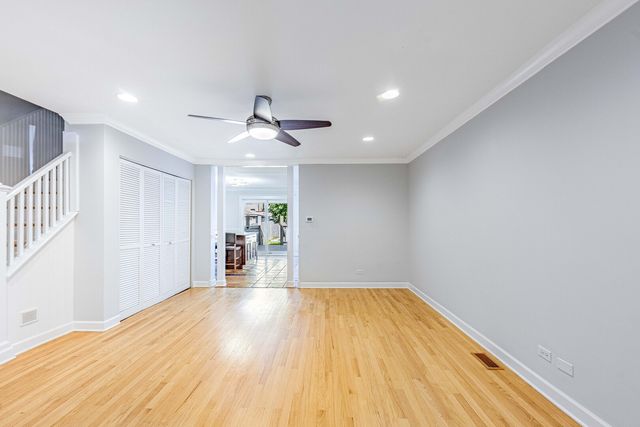 3413 S Indiana Avenue, Chicago, IL 60616