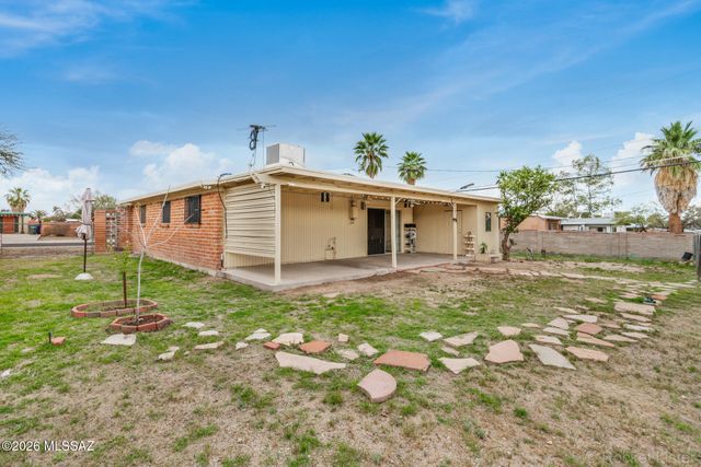 8041 E Julia Street, Tucson, AZ 85710