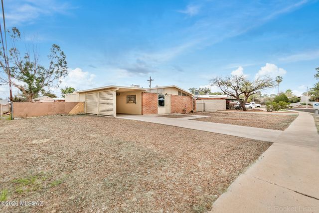 8041 E Julia Street, Tucson, AZ 85710