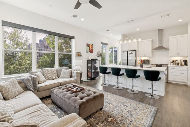 4626 Munger Avenue 201, Dallas, TX 75204