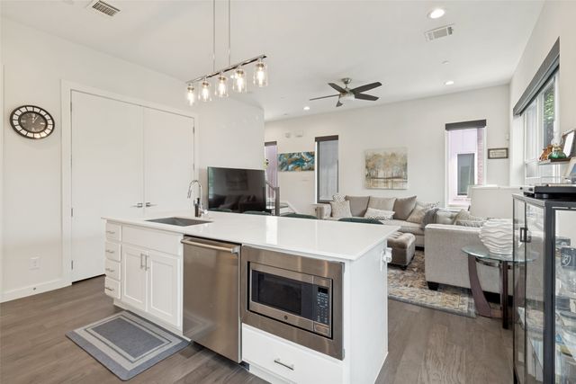 4626 Munger Avenue 201, Dallas, TX 75204