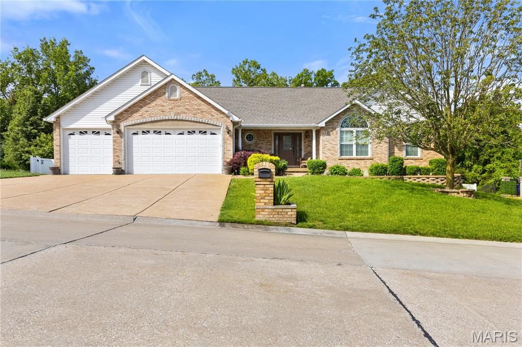 410 Deer Crossing Drive, Festus, MO 63028