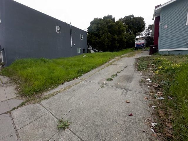 Macarthur Blvd, Oakland, CA 94603