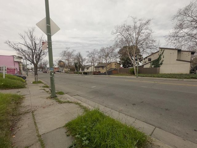 Macarthur Blvd, Oakland, CA 94603
