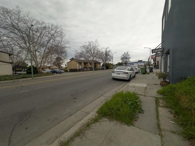 Macarthur Blvd, Oakland, CA 94603