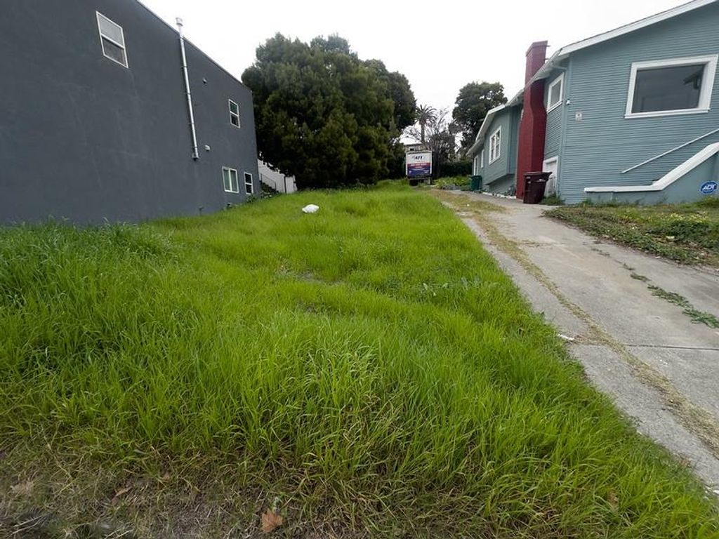 Macarthur Blvd, Oakland, CA 94603