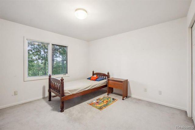 8110 High Point Trail, White Lake, MI 48386