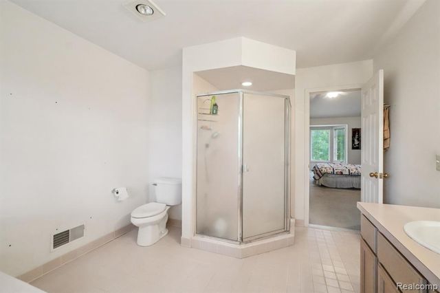 8110 High Point Trail, White Lake, MI 48386