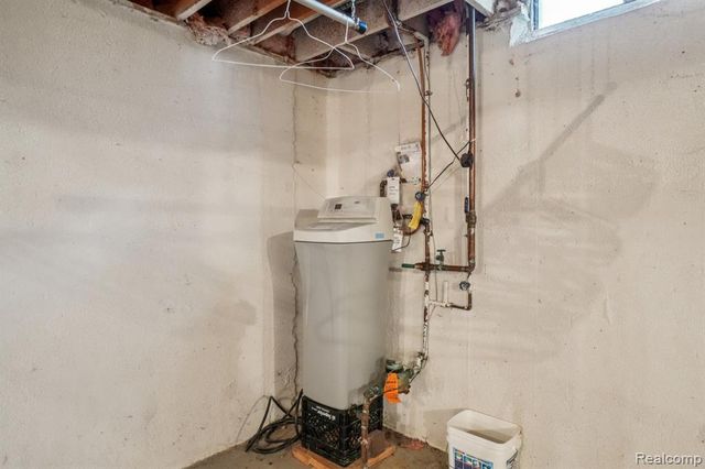 8110 High Point Trail, White Lake, MI 48386