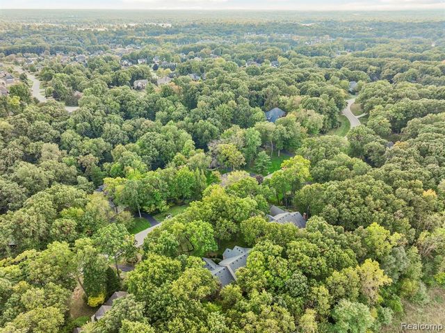 8110 High Point Trail, White Lake, MI 48386