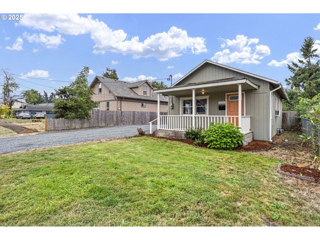 221 S 11TH St, Cottage Grove, OR 97424