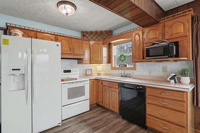 111 Sunset Drive, Dowling, MI 49050