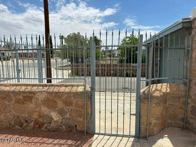4222 Pershing Drive, El Paso, TX 79903
