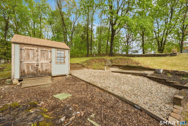 9 Round Hill Road, Trumbull, CT 06611