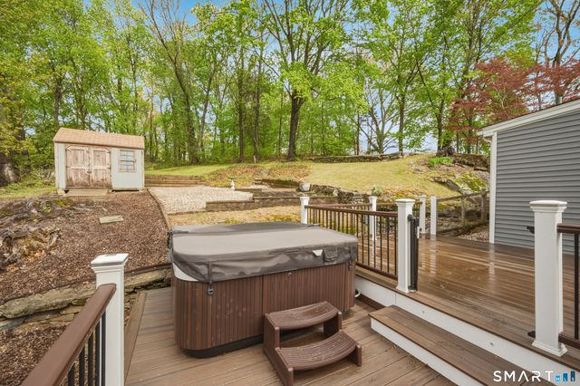 9 Round Hill Road, Trumbull, CT 06611