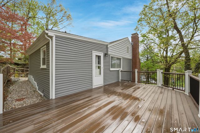 9 Round Hill Road, Trumbull, CT 06611