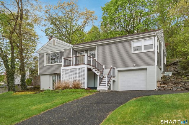 9 Round Hill Road, Trumbull, CT 06611