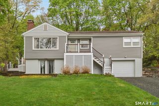9 Round Hill Road, Trumbull, CT 06611
