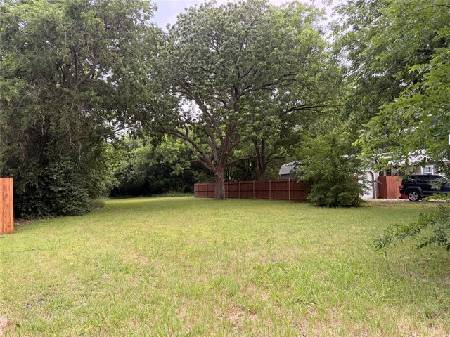113 Davis Street, Farmersville, TX 75442
