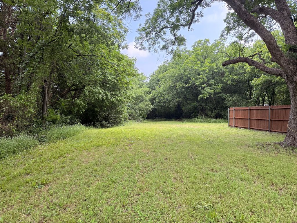 113 Davis Street, Farmersville, TX 75442