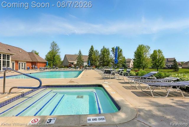 22137 Aberdeen Drive 99, Macomb, MI 48042