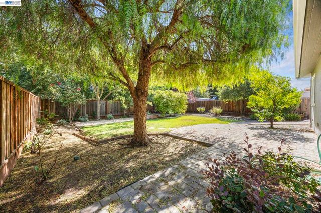 1942 N 6Th St, Concord, CA 94519