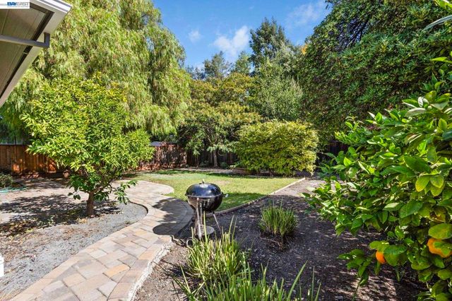 1942 N 6Th St, Concord, CA 94519