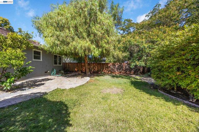1942 N 6Th St, Concord, CA 94519