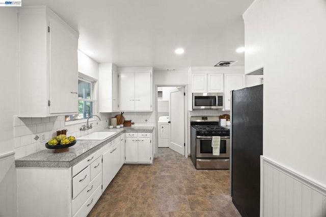 1942 N 6Th St, Concord, CA 94519