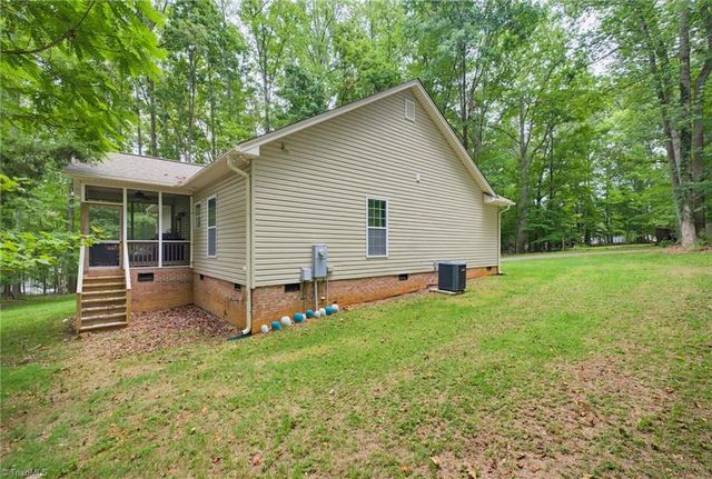 7802 High Meadows Road, Greensboro, NC 27455