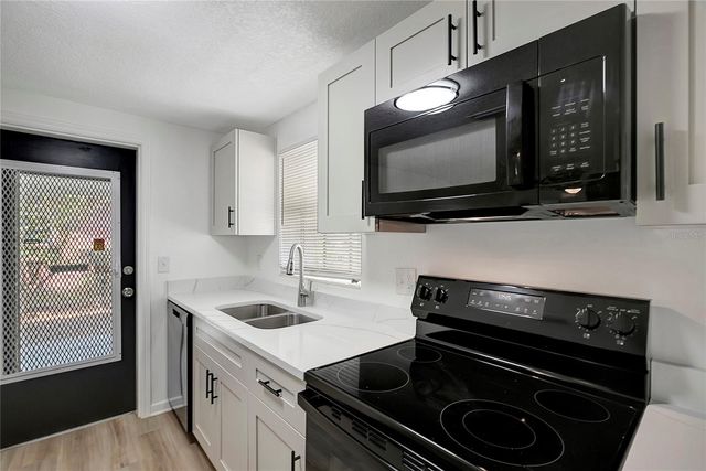 534 W CAROLE STREET, Lakeland, FL 33803