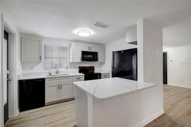 534 W CAROLE STREET, Lakeland, FL 33803